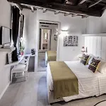 Town House Spagna- Luxury With Jacuzzi Bath 4*