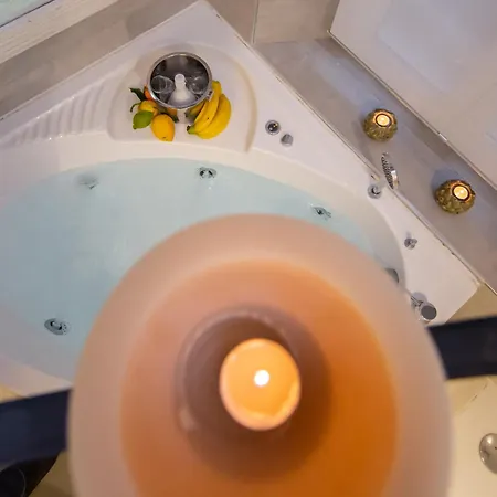 Town House Spagna- Luxury With Jacuzzi Bath בית הארחה רומא