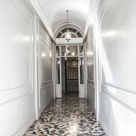 게스트하우스 Town House Spagna- Luxury With Jacuzzi Bath 로마