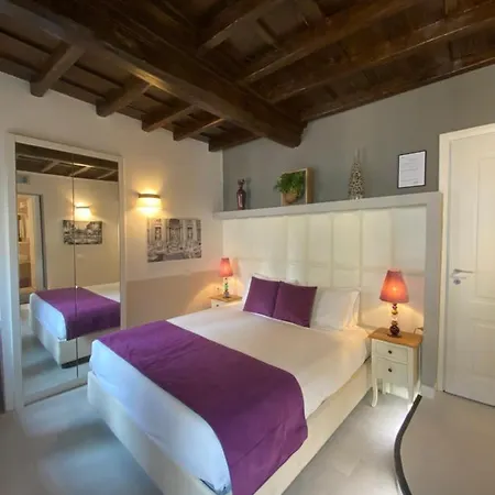 Town House Spagna- Luxury With Jacuzzi Bath Rom