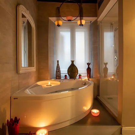 Town House Spagna- Luxury With Jacuzzi Bath Casa de hóspedes *