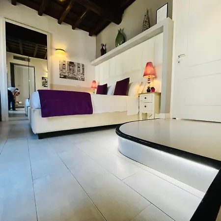 Casa de hóspedes Town House Spagna- Luxury With Jacuzzi Bath *