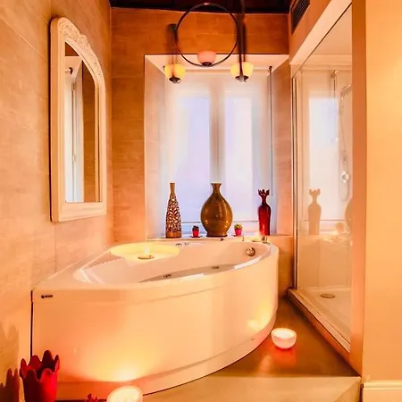 Town House Spagna- Luxury With Jacuzzi Bath Casa de hóspedes *