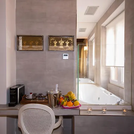 Town House Spagna- Luxury With Jacuzzi Bath Roma